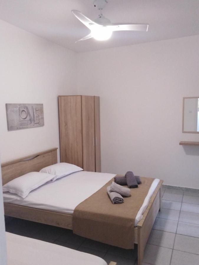 Niki Stavros Comfort Studios Luaran gambar